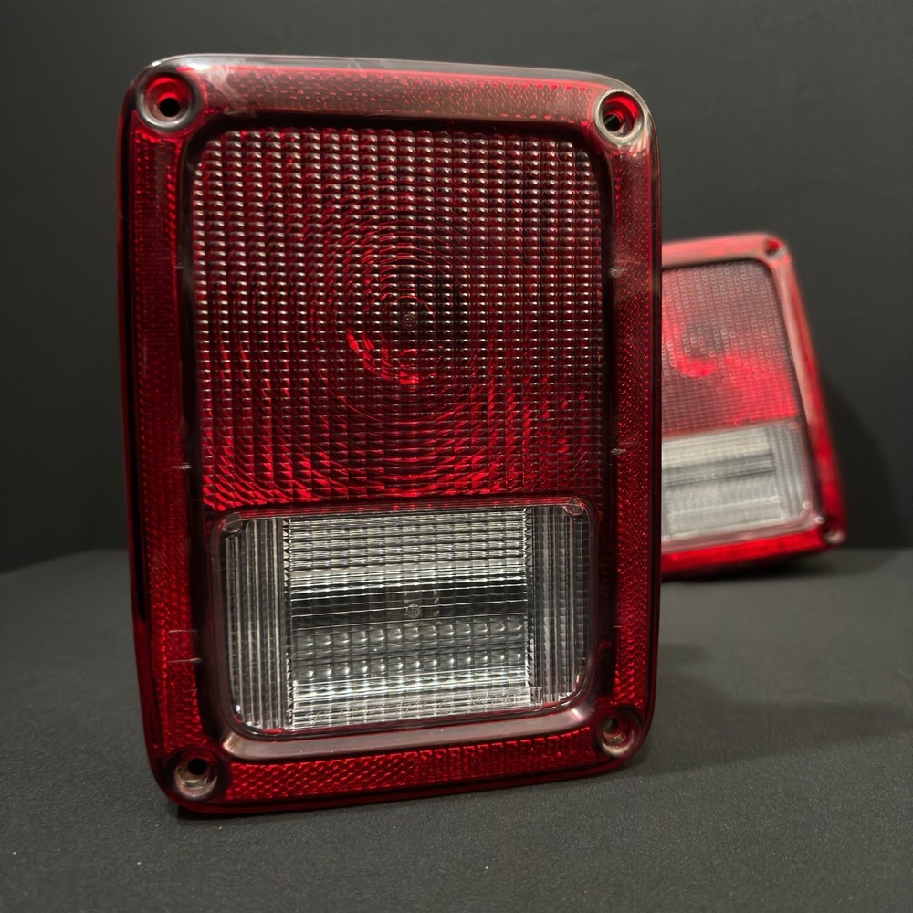 2007-2017 JEEP WRANGLER DRIVER‎ & PASSENGER TAILLIGHT HALOGEN LAMP 07-17 OEM